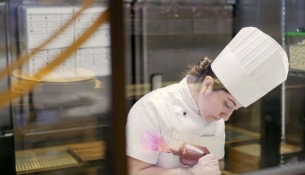 How Much Can You Make as a Paris Baguette Franchise Owner?